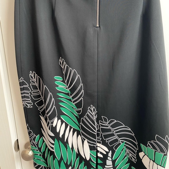 Woman’s INC stretchy skirt XL - Picture 3 of 6